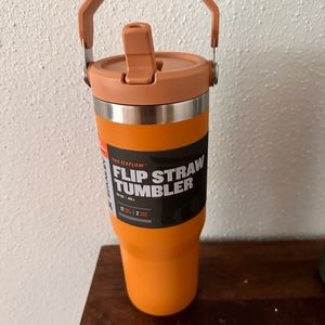 30 oz NWT ochre Stanley ice flow flip straw tumbler
